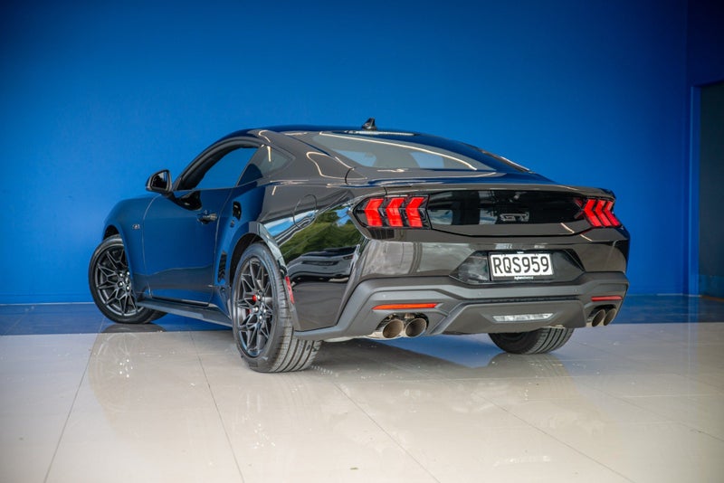 2026 Ford Mustang 5.0L FASTBACK BLACK EDITION image 5