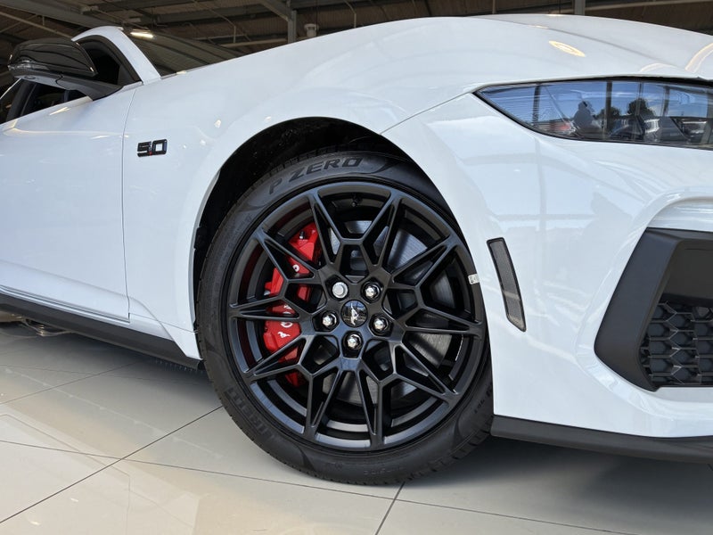 2026 Ford Mustang 5.0L Fastback V8 Auto - Black... image 5