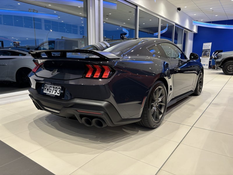 2026 Ford Mustang DARK HORSE 5.0L 10sp AUTO image 2