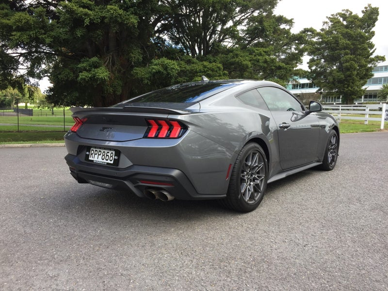 2026 Ford Mustang GT FASTBACK 5.0L AUTO image 3