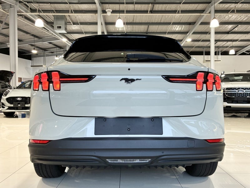 2026 Ford Mustang Mach-E SELECT 78Kwh EV image 5