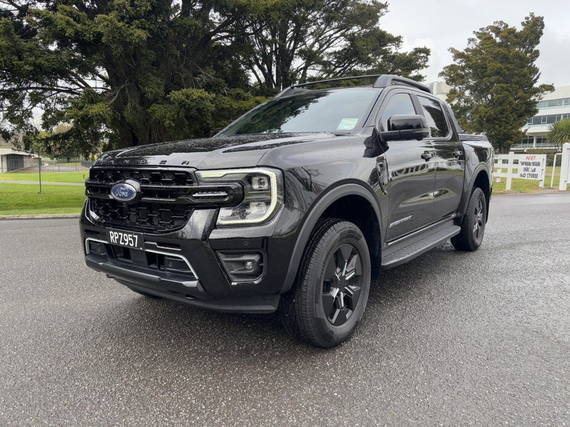 2026 Ford Ranger STORMTRAK 4WD PHEV image 3