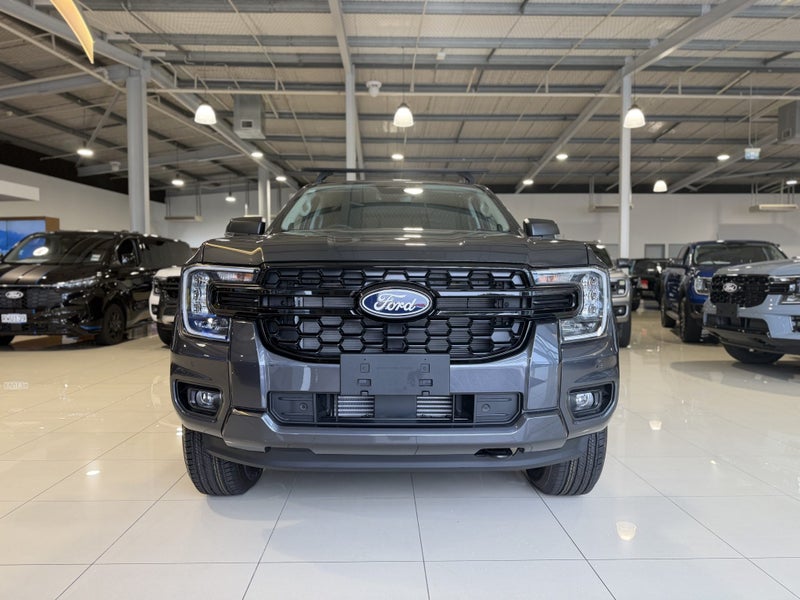 2026 Ford Ranger XLT 2.0 4X2 + Canopy and Racks image 3