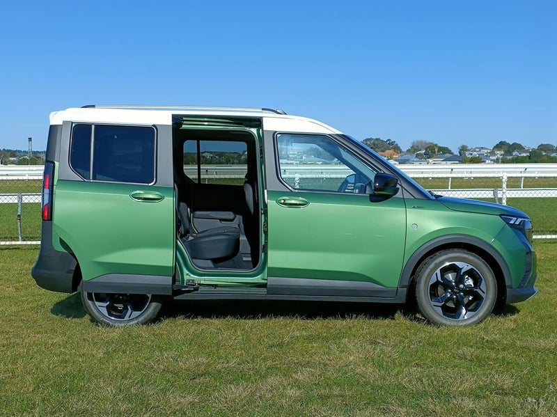 2026 Ford Tourneo Transit Courier 1.0P/7AT image 4
