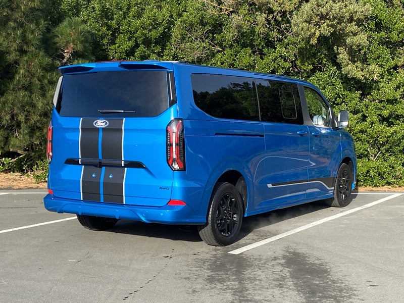 2026 Ford Tourneo Transit Custom Sport AWD image 4