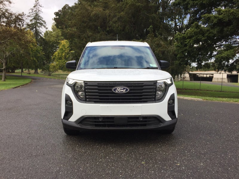 2026 Ford Transit COURIER TREND image 2