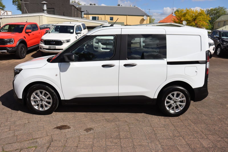 2026 Ford Transit COURIER TREND VAN 1.0P 7AT image 4