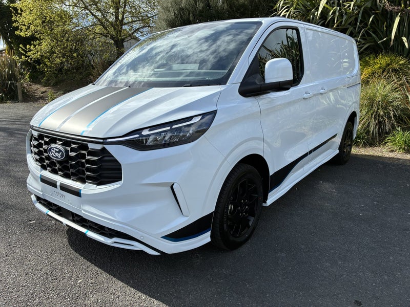 2026 Ford Transit Custom 320 Sport Awd image 4