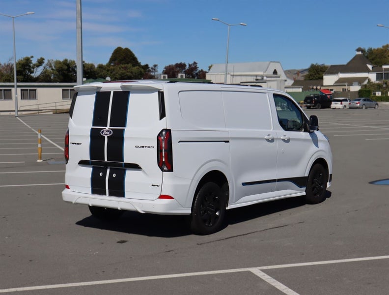 2026 Ford Transit CUSTOM 320 SPORT AWD image 3