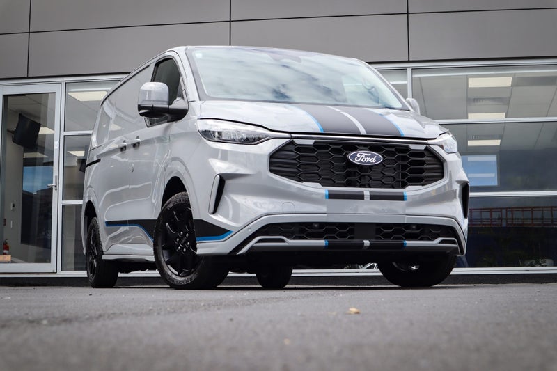 2026 Ford Transit Custom 320 Sport Awd image 5