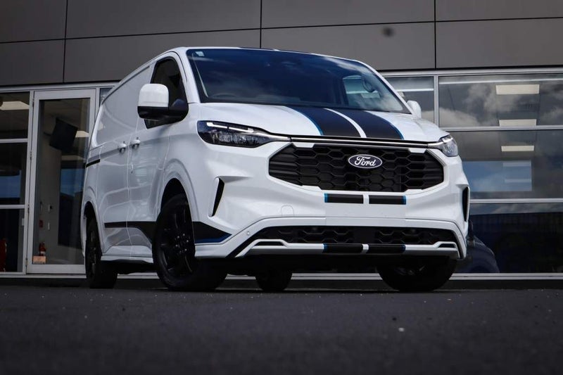 2026 Ford Transit Custom 320 Sport Awd image 4