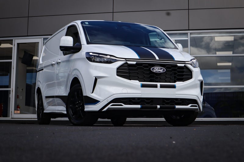 2026 Ford Transit Custom 320 Sport Awd image 5