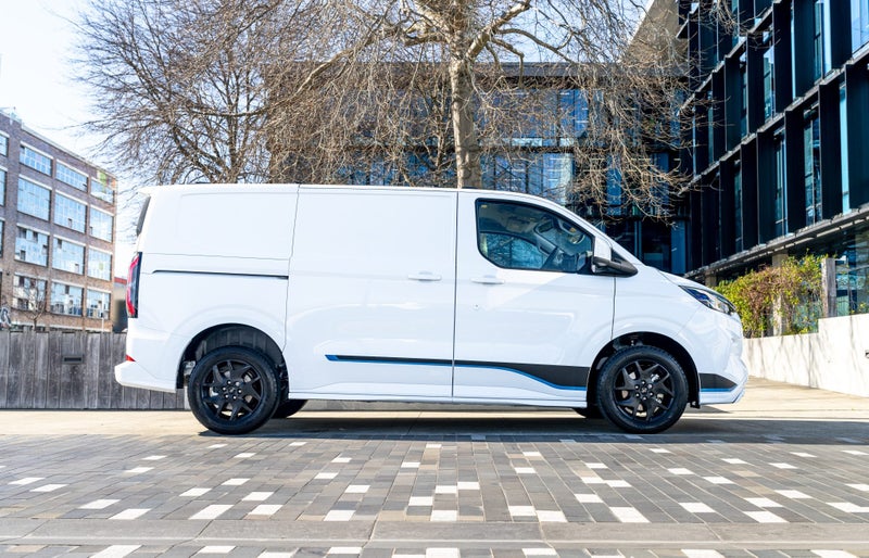 2026 Ford Transit Custom 320 Sport AWD image 2