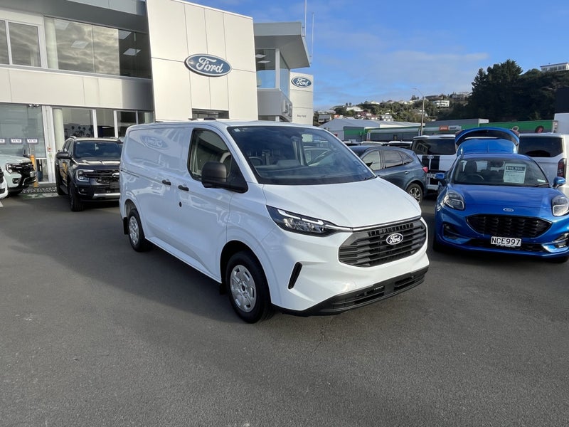 2026 Ford Transit Custom 320 SWB 2.0D image 4