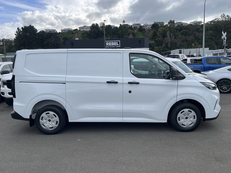 2026 Ford Transit Custom 320 SWB 2.0D image 4