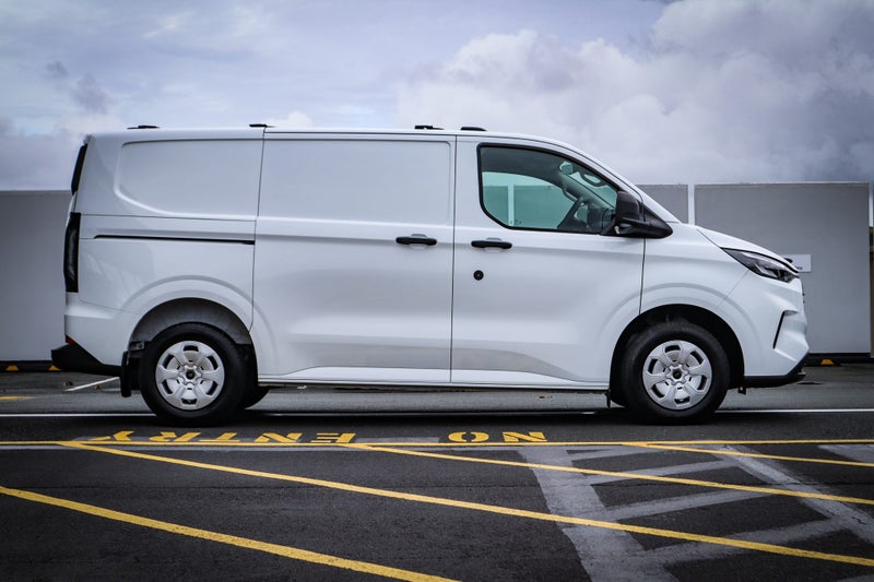 2026 Ford Transit Custom 320 Swb 2.0D image 2