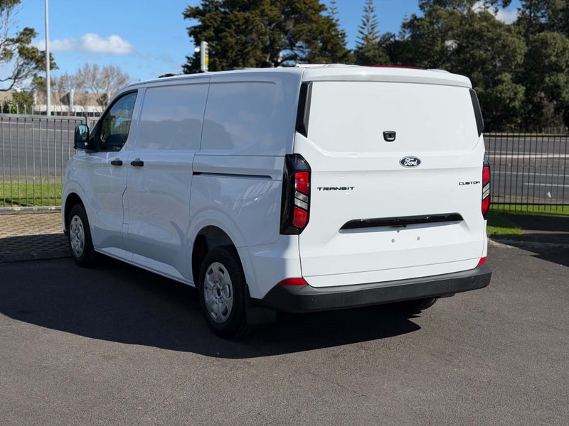 2026 Ford Transit Custom 320 Swb 2.0D image 4