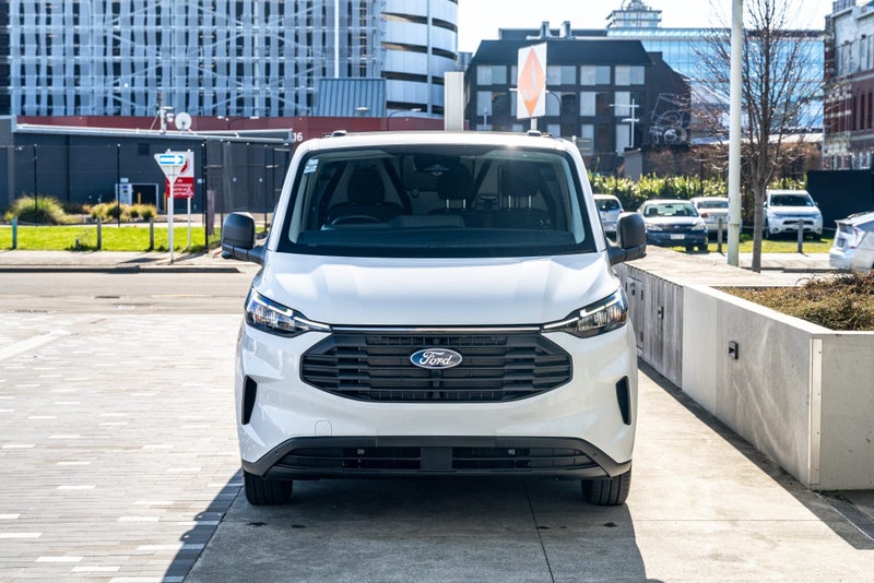 2026 Ford Transit Custom 320 SWB 2.0D image 4
