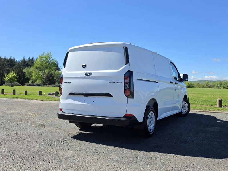 2026 Ford Transit CUSTOM 320 SWB image 5