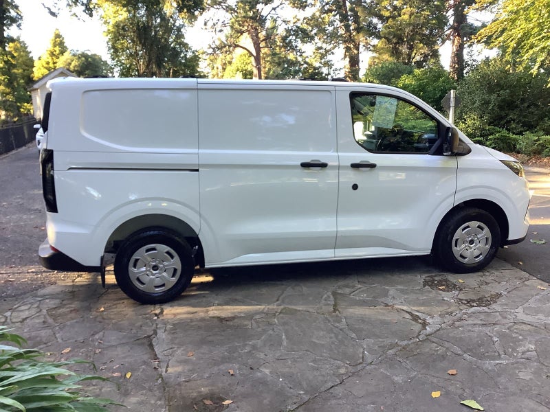 2026 Ford Transit CUSTOM 320 SWB image 2