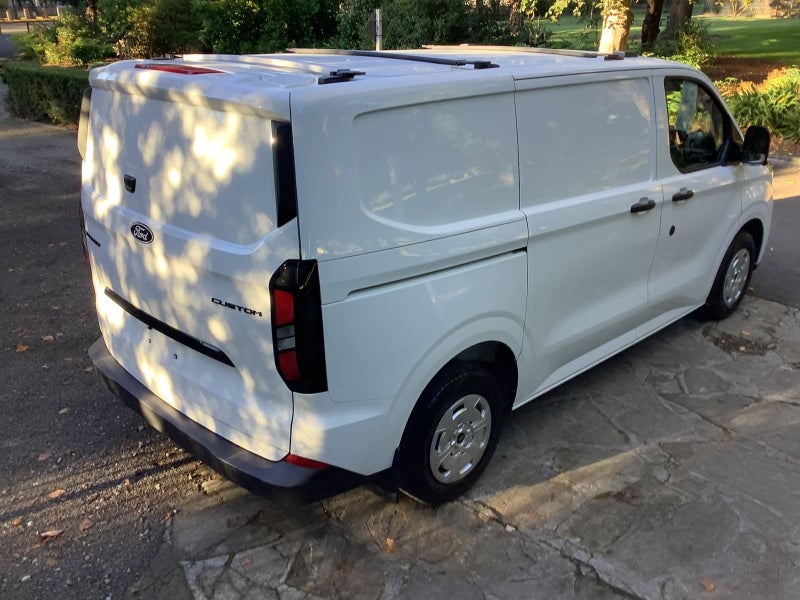 2026 Ford Transit CUSTOM 320 SWB image 3