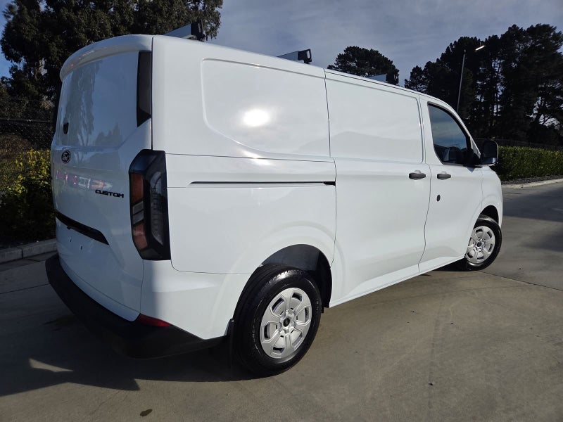 2026 Ford Transit CUSTOM 320 SWB Van image 4