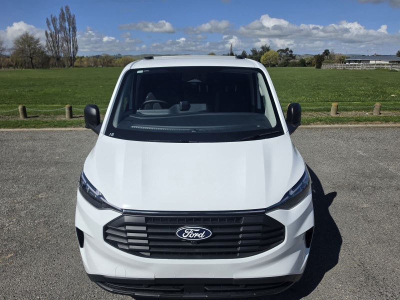 2026 Ford Transit CUSTOM 320L image 3