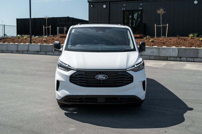 2026 Ford Transit Custom 320L 2.0L Diesel/8 Auto image 3