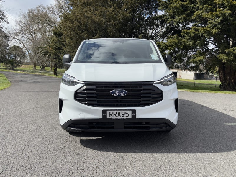 2026 Ford Transit CUSTOM 320L image 2