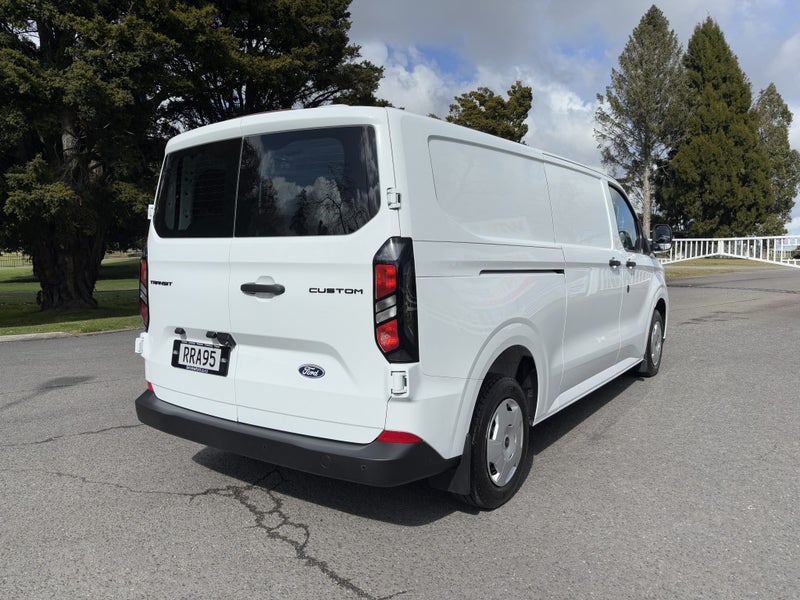 2026 Ford Transit CUSTOM 320L image 5