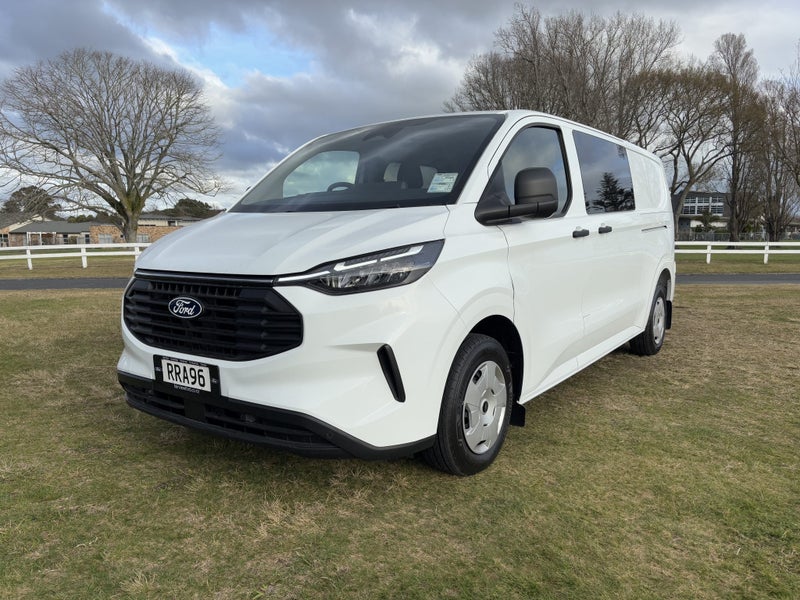 2026 Ford Transit CUSTOM 320L LWB image 3