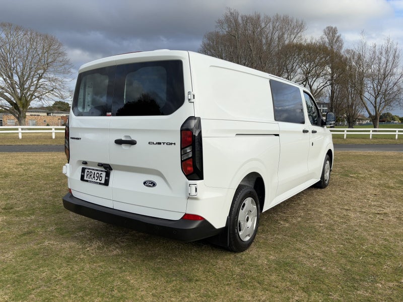 2026 Ford Transit CUSTOM 320L LWB image 5