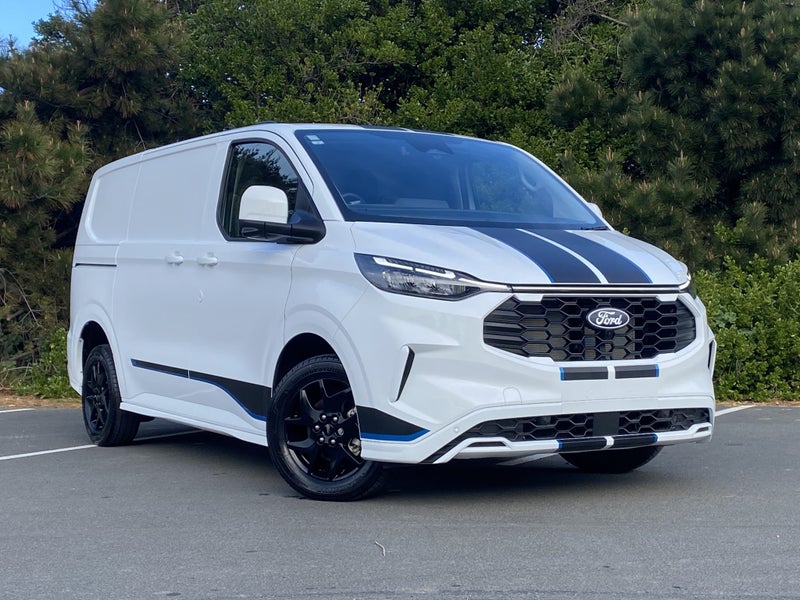 2026 Ford Transit Custom 320S image 3