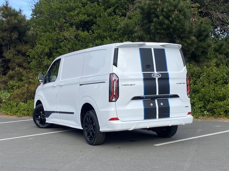 2026 Ford Transit Custom 320S image 4