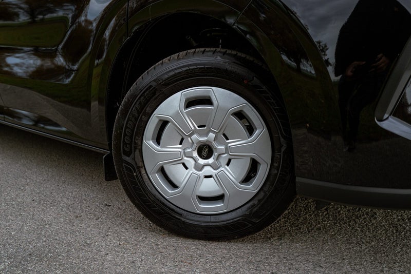 2026 Ford Transit Custom 320S SWB 2.0L Diesel image 2