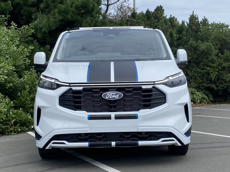 2026 Ford Transit CUSTOM Sport 320S AWD image 3