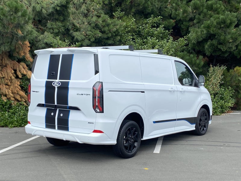 2026 Ford Transit CUSTOM Sport 320S AWD image 5