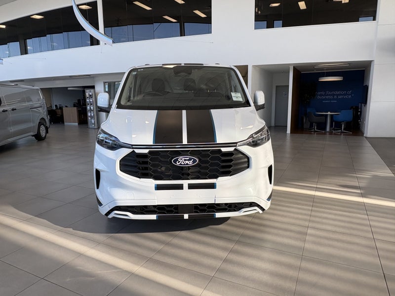 2026 Ford Transit Custom Sport 320S AWD image 5