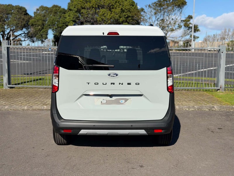 2026 Ford Transit Tourneo 1.0P/7At image 5