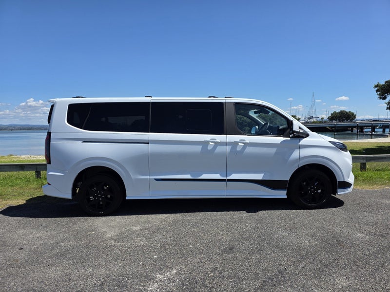 2026 Ford Transit TOURNEO 320L SPORT BUS 2.0D A... image 4