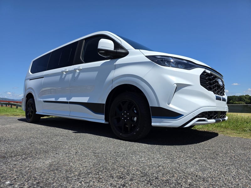 2026 Ford Transit TOURNEO 320L SPORT BUS 2.0D A... image 5