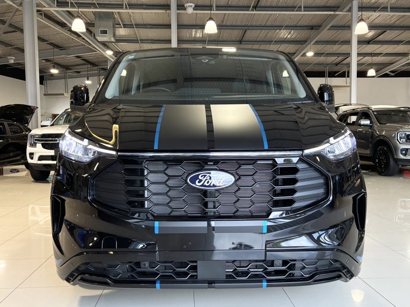 2026 Ford Transit Tourneo Custom Sport image 2