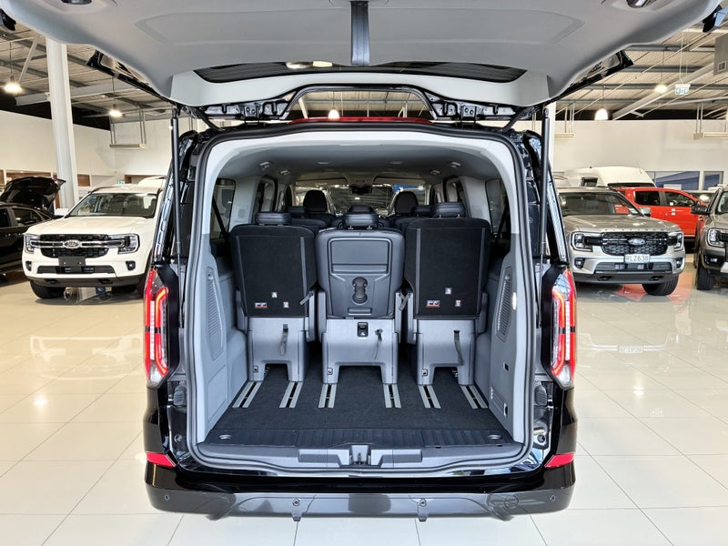 2026 Ford Transit Tourneo Custom Sport image 5