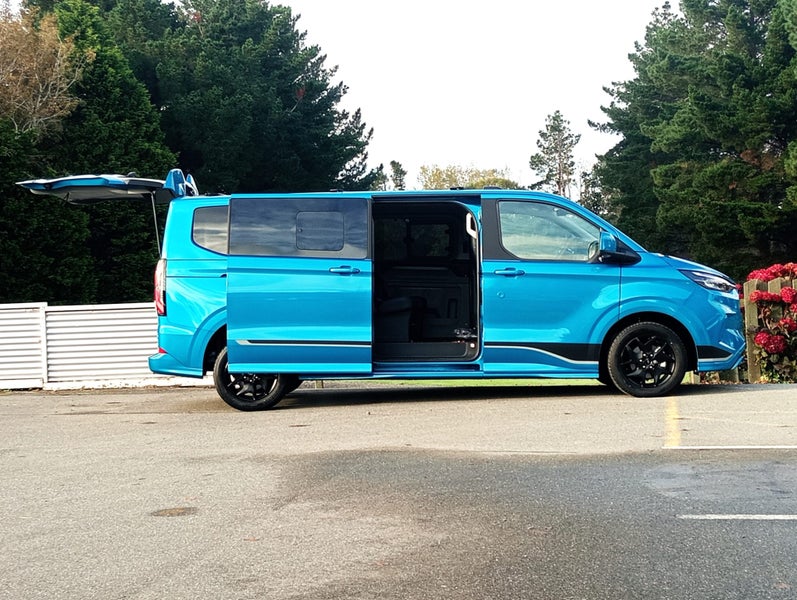 2026 Ford Transit Tourneo Custom Sport image 4