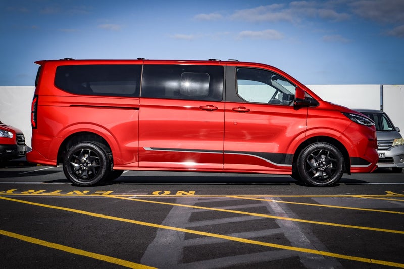2026 Ford Transit Tourneo Custom Sport image 2