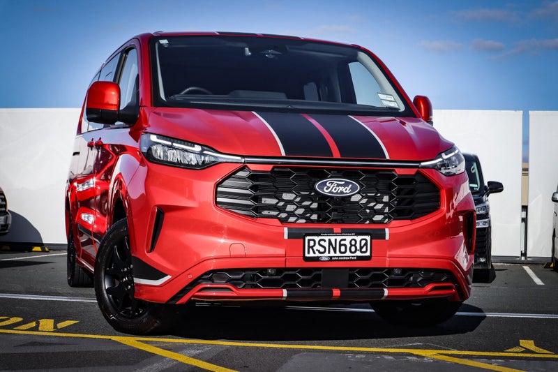 2026 Ford Transit Tourneo Custom Sport image 5