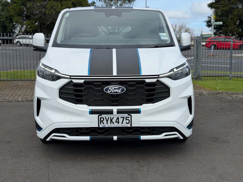 2026 Ford Transit Tourneo Custom Sport image 2