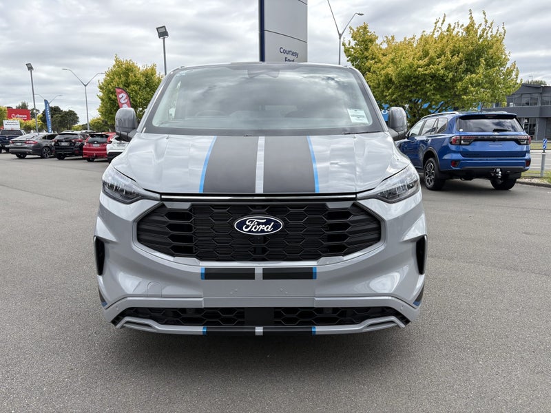 2026 Ford Transit Tourneo Custom Sport image 2