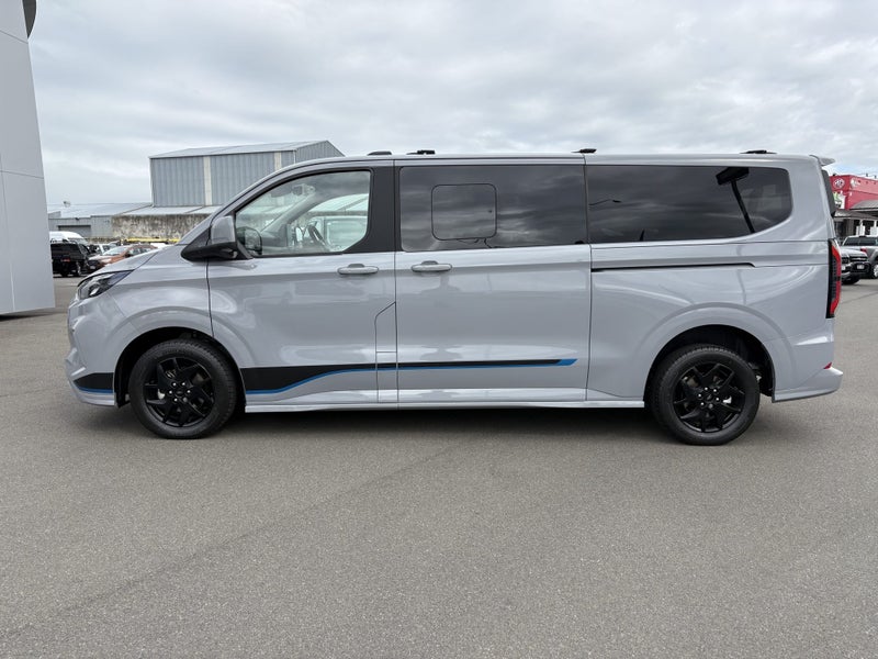 2026 Ford Transit Tourneo Custom Sport image 4