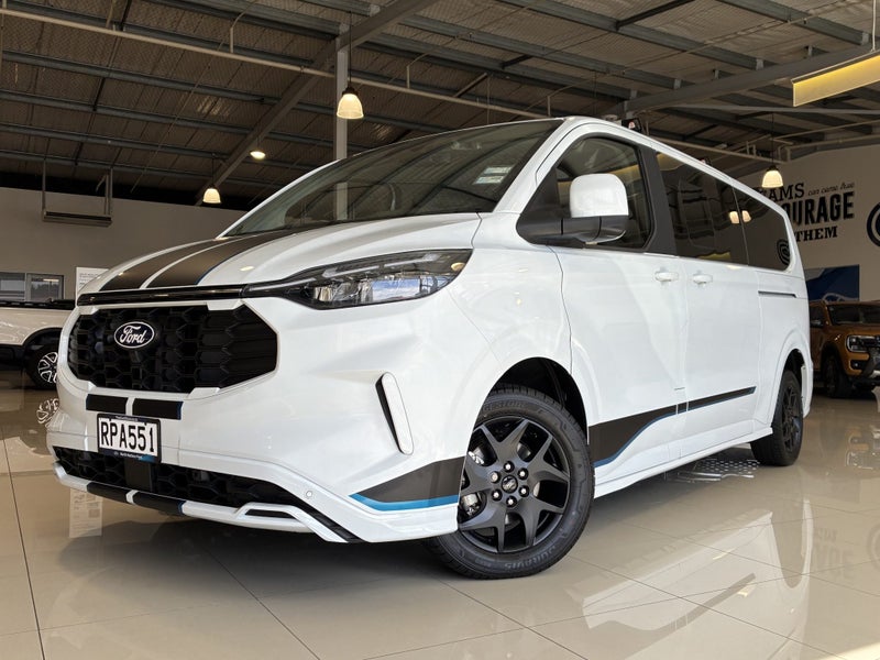 2026 Ford Transit Tourneo Custom Sport AWD image 2
